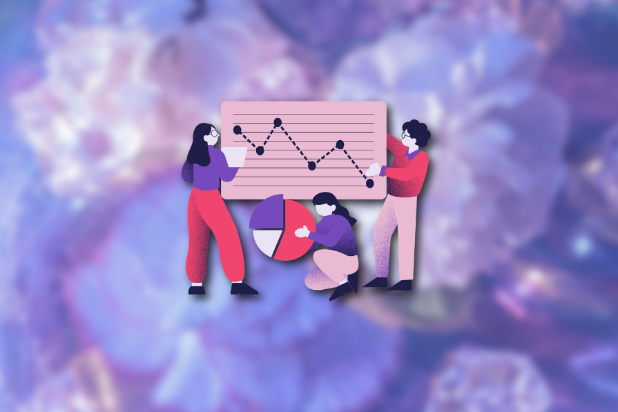 Duas mulheres e um homem analisam gráficos em um quadro e um tablet, sobre um fundo abstrato roxo e azul.
