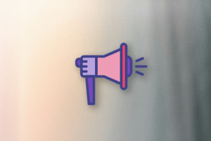Ícone de megafone rosa e azul sobre fundo desfocado que transita de claro a escuro da esquerda para a direita.